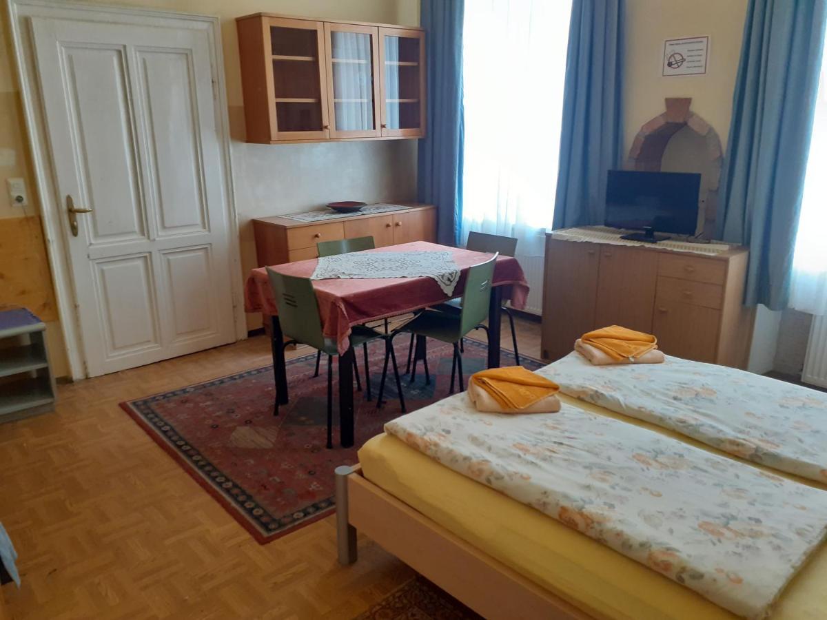 Affittacamere Happyhostel *